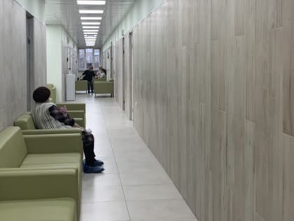 Минздрав о проблеме в поликлинике Никеля: Врачи болеют