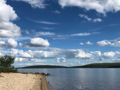 Местами кратковременный дождь и до +32° в Мурманской области