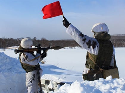 Военные проводят стрельбы на полигоне в Сафоново