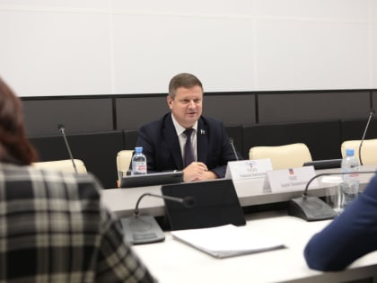 В Думе прошла рабочая встреча Станислава Гонтарь и Губернатора области