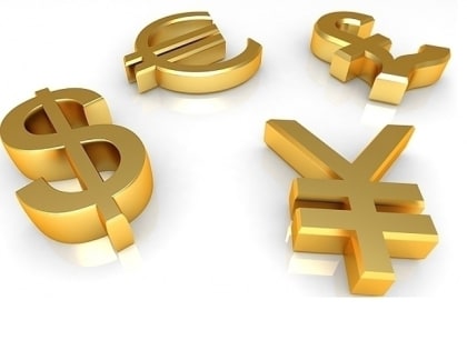 Курс евро снижается на 18 копеек, доллар теряет почти 3 копейки