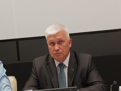 Уважаемые земляки, работаю в составе комитетов Мурманской областной Думы. Состоялись заседания комитетов по законодательству; бюджету; образованию