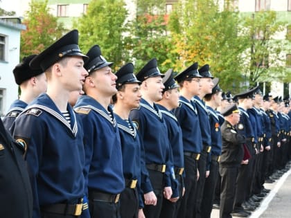 Курсантам МГТУ вручили военные билеты