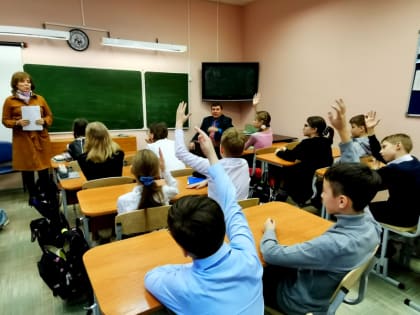 В областном центре полицейские и общественники провели урок мужества, рассказав гимназистам о блокадном Ленинграде