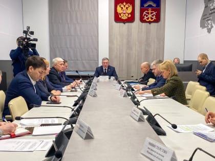 Парламентарии обсудили примерную программу законопроектной деятельности Мурманской областной Думы на 2025 год