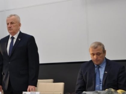 Председатель Совета депутатов ЗАТО г. Североморск Евгений Алексеев провел заседание Совета депутатов