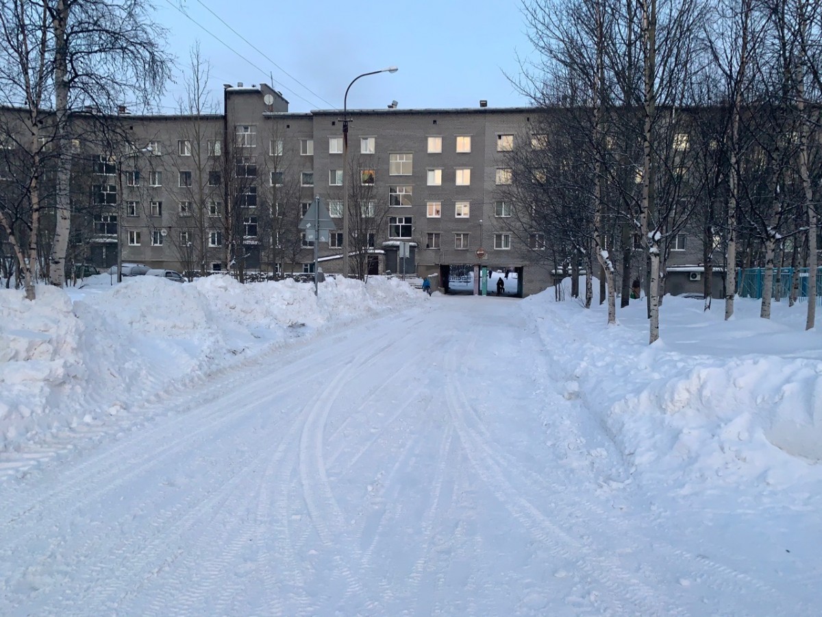 Оленегорск сейчас. Оленегорск-8 Мурманской области. Посёлок Оленегорск Мурманская область. НП высокий Оленегорск. Оленегорск Мурманская область поселок высокий.