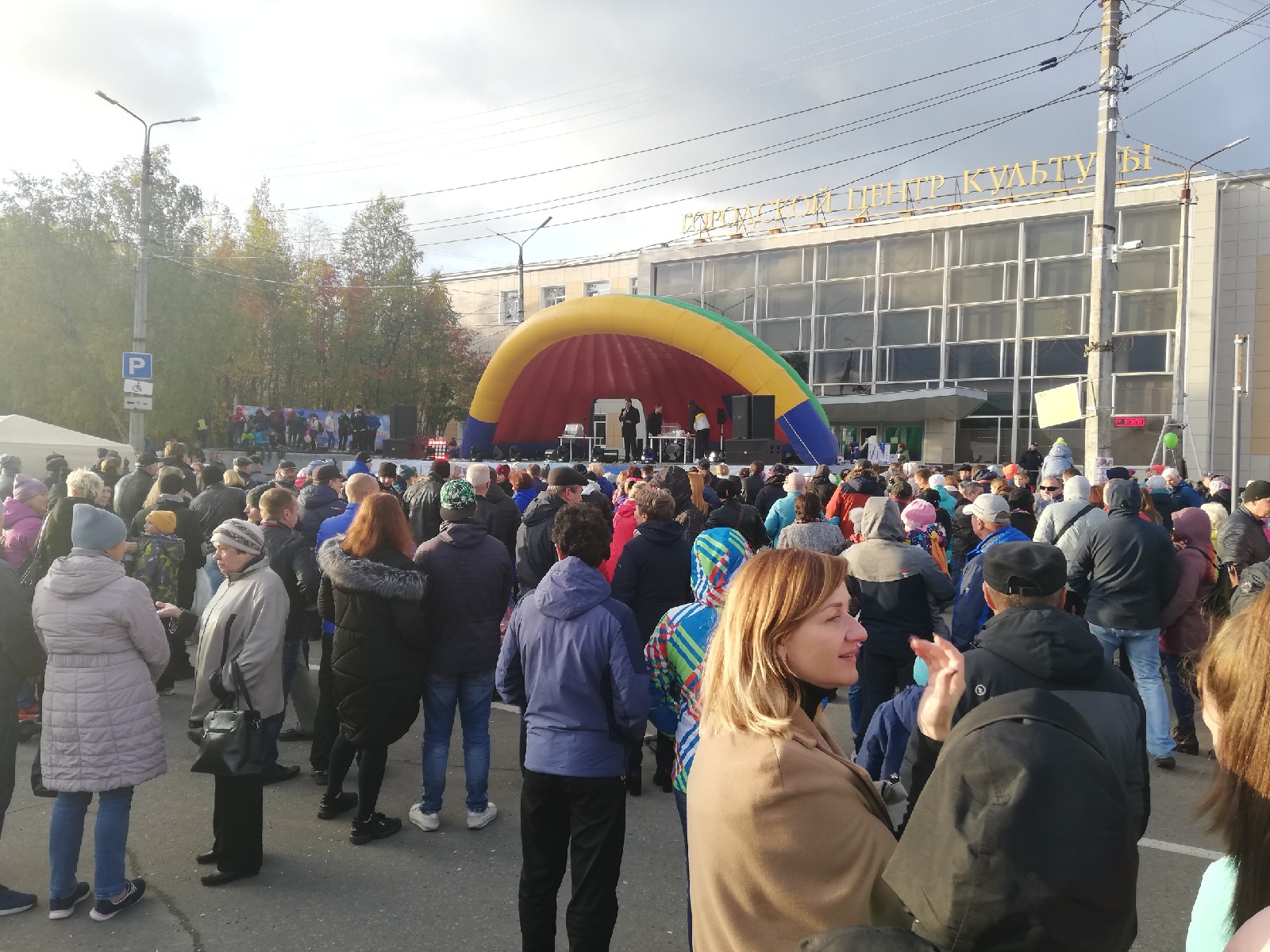 Новости мончегорска сегодня свежие. Мончегорск люди. День города Мончегорск. Знаменитости города Мончегорск. Новости Мончегорска.