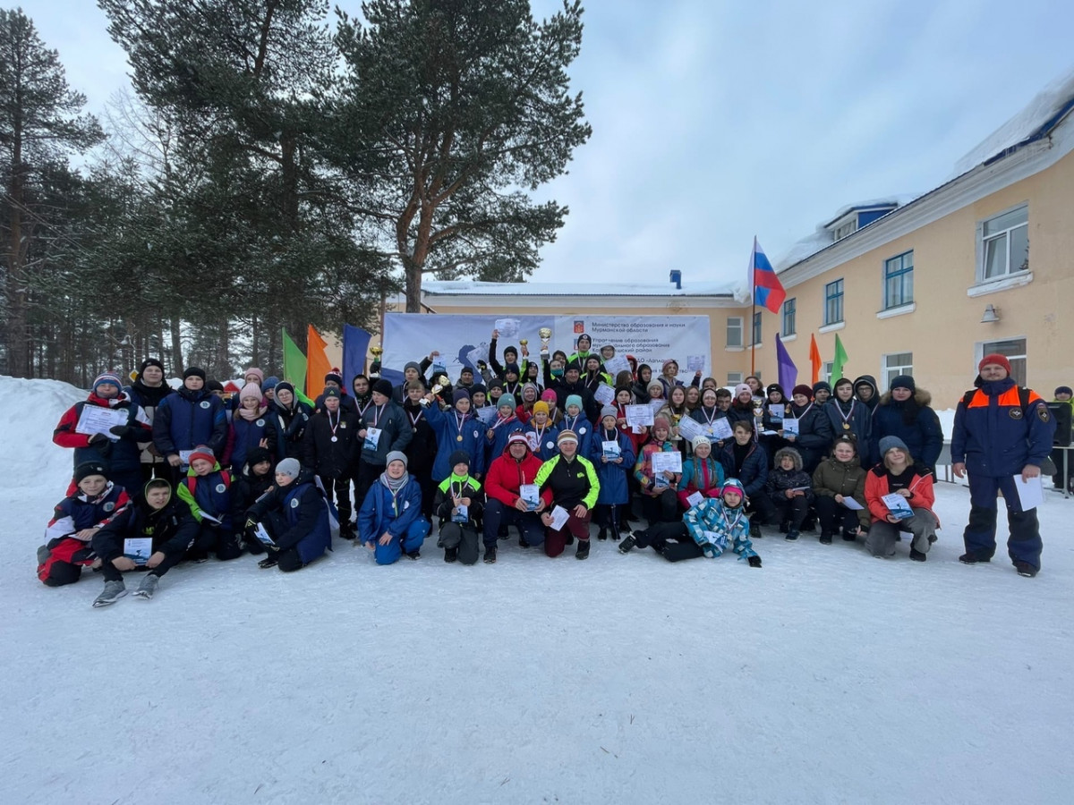 Зеленоборский мурманская новости. П Зеленоборский Мурманская. Поселок Зеленоборский Мурманская область. Поселок Зеленоборский население. Зеленоборская школа 6.