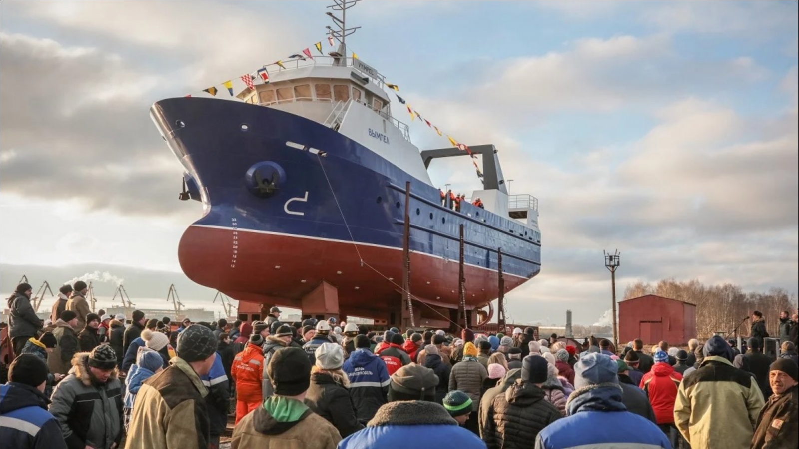 Рыбинская судоверфь. Верфь братьев Нобель Рыбинск. Траулер Вымпел проекта т30в. Траулер Вымпел Мурманск. Рыболовный траулер рефрижераторный "Вымпел" проект т30в.