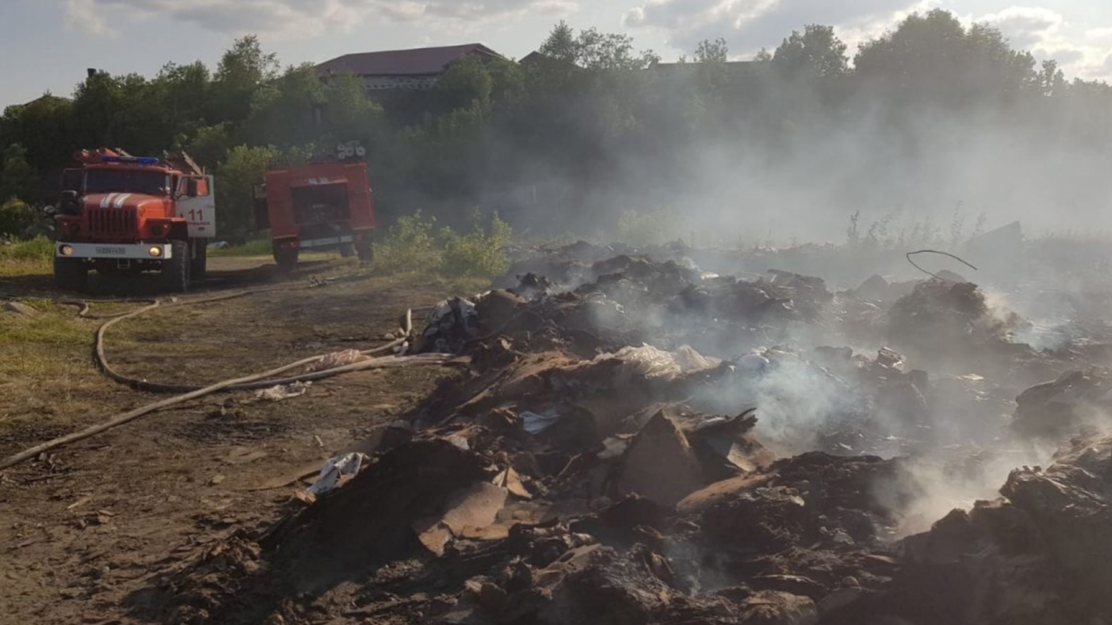 Пожары мурманская область. Пожар в Мурманске сегодня. Пожар в Мурманске сегодня ночью. ПЧ 51 Заполярный. Пожар на Молочном заводе.