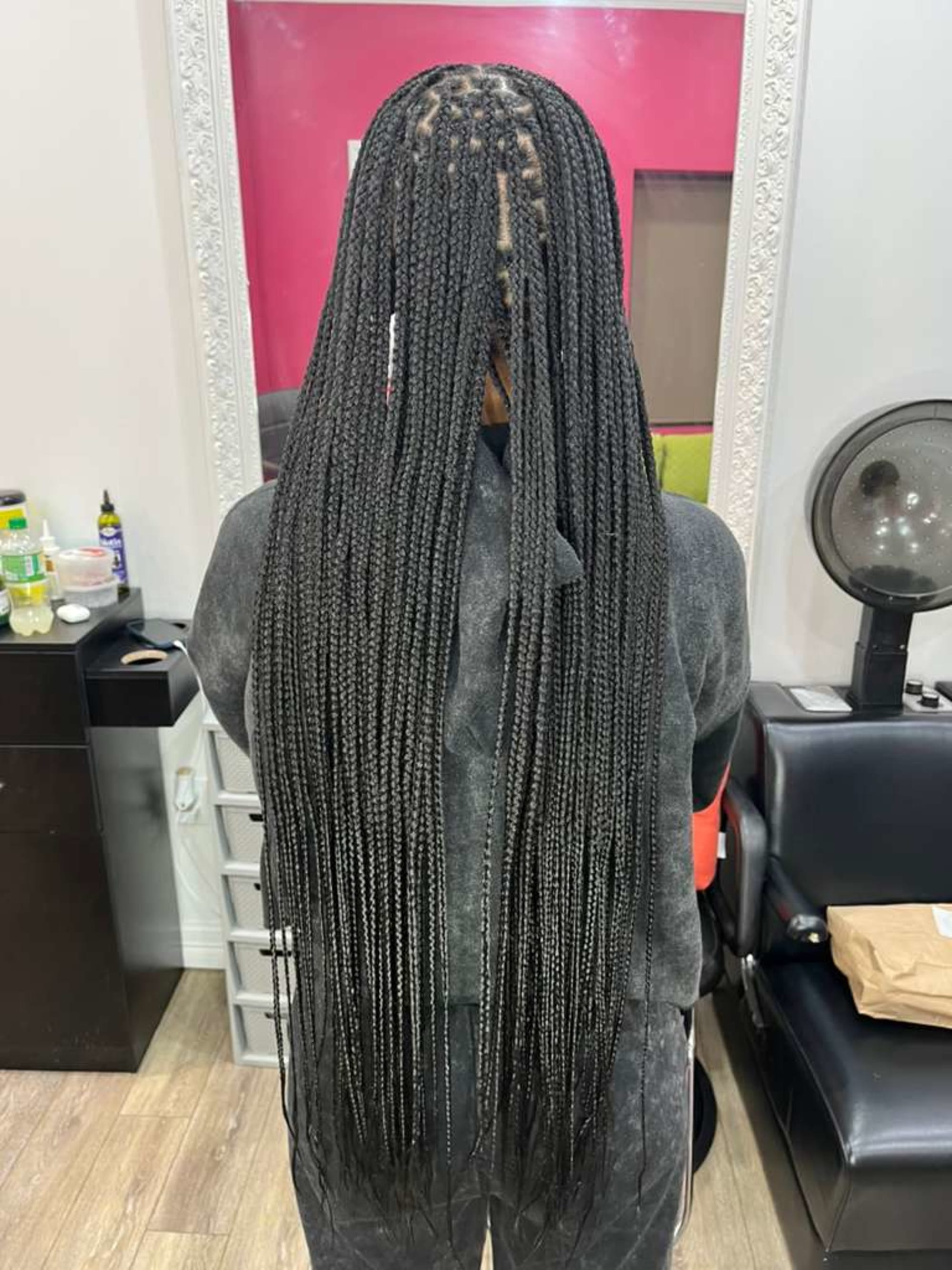 Knotless Braids by Mariama African hair braiding in Houston, TX