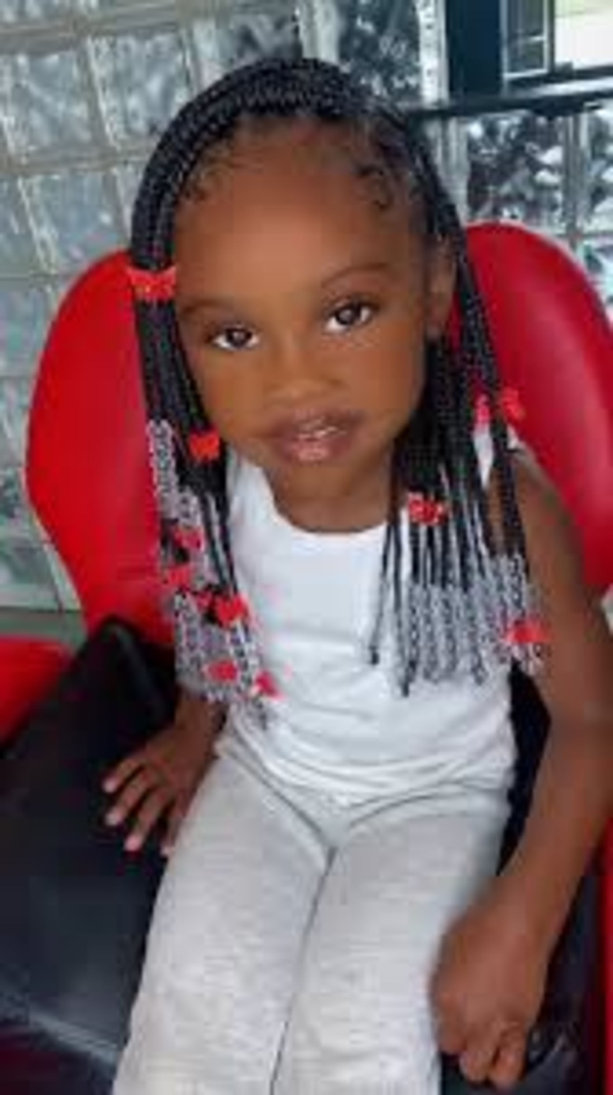 Knotless Braids by Mariama African hair braiding in Houston, TX