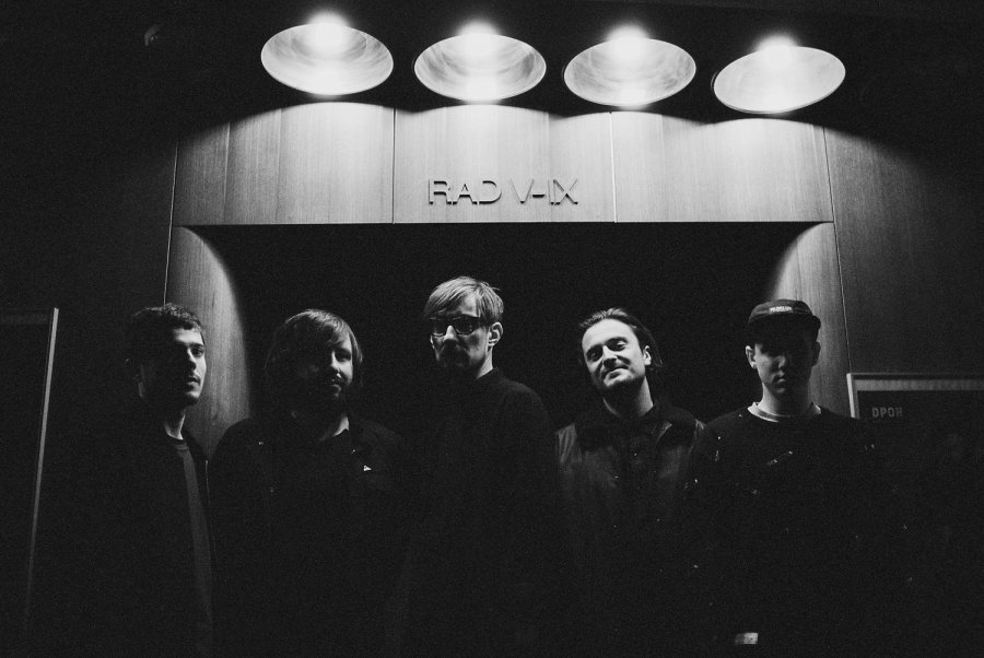 Kapela Billy Barman vydala svoj najosobnejší album Dýchajúce obrazy