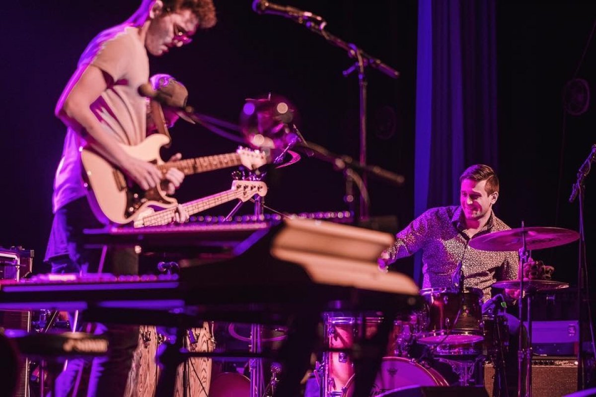 Vypočujte si ako znie naživo slovenské trio Darkness Positive