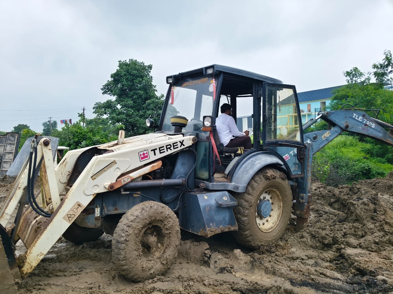 JCB jcd Terex TLB 740S — Madhya Pradesh