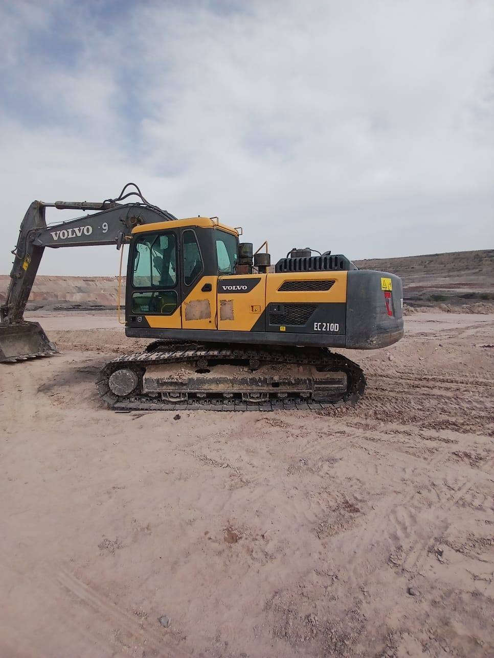 Excavator Volvo EC210D - 2019 — Madhya Pradesh