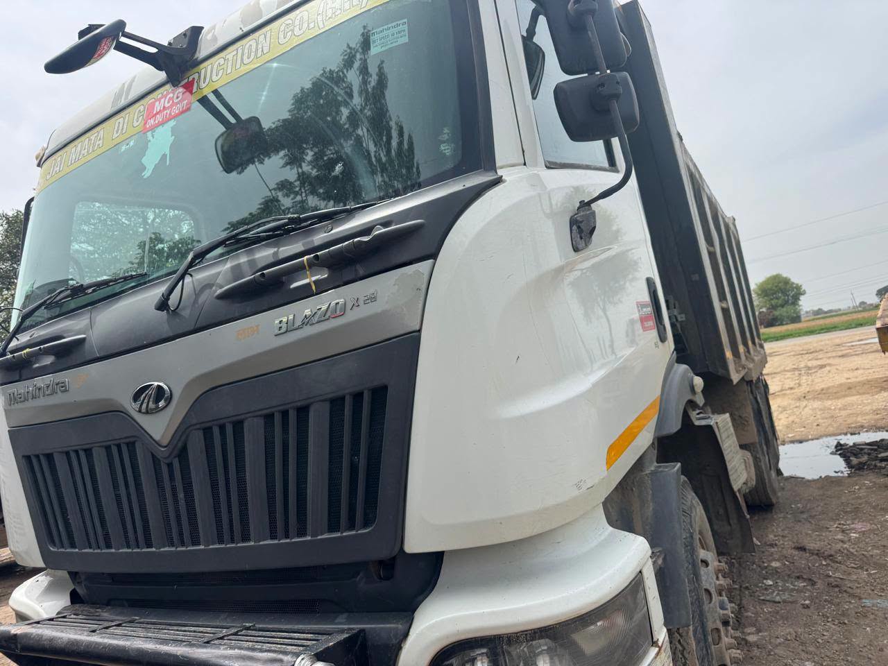 Dumpers / Tippers MAHINDRA BLAZO 28 BS3 - 2022 — Delhi NCR