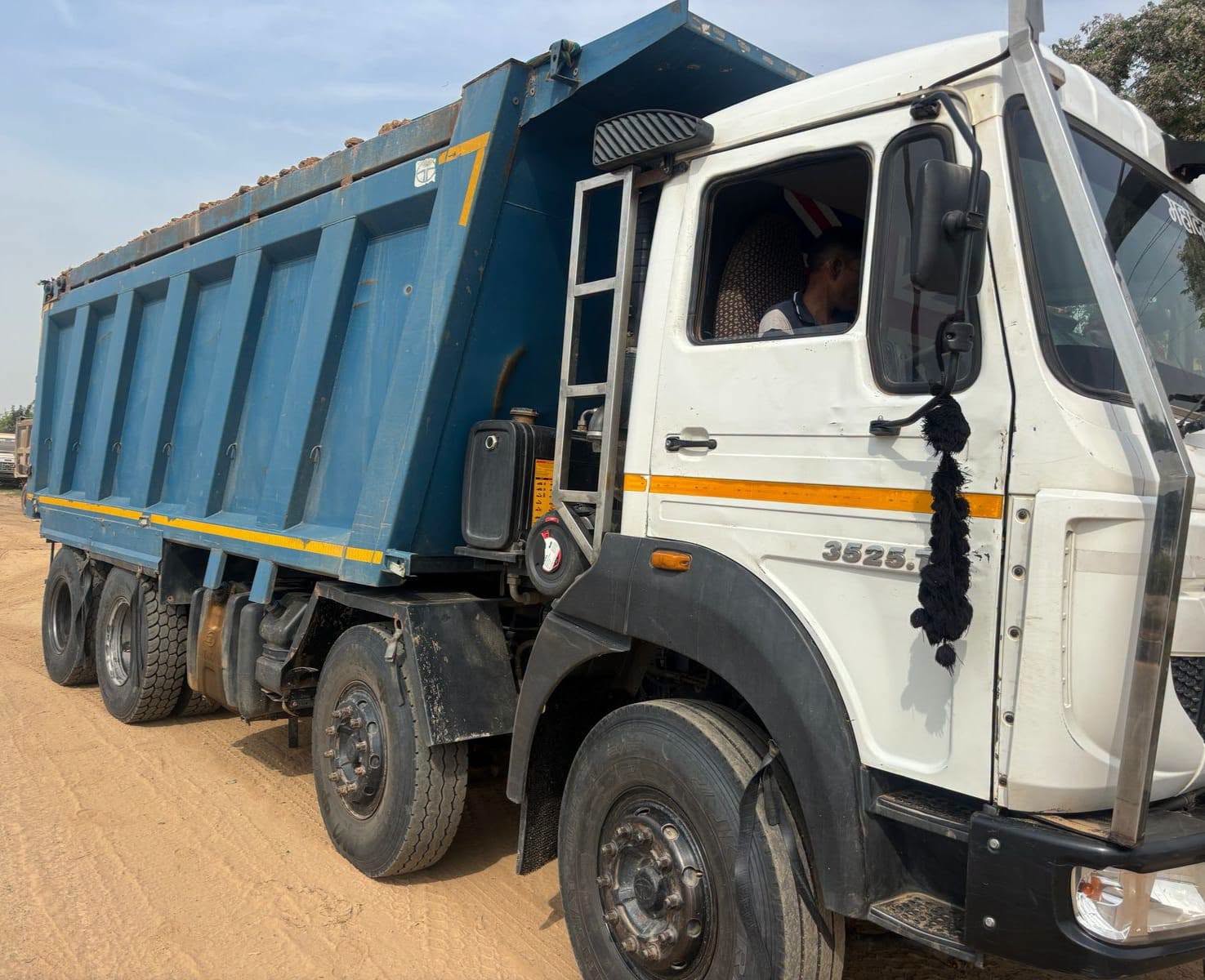 Dumpers / Tippers TATA SIGNA 3530 BS6 - 2023 — Delhi NCR