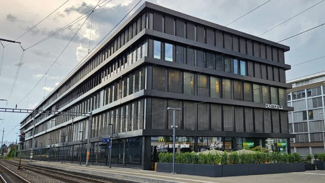 UMB konsolidiert drei Standorte