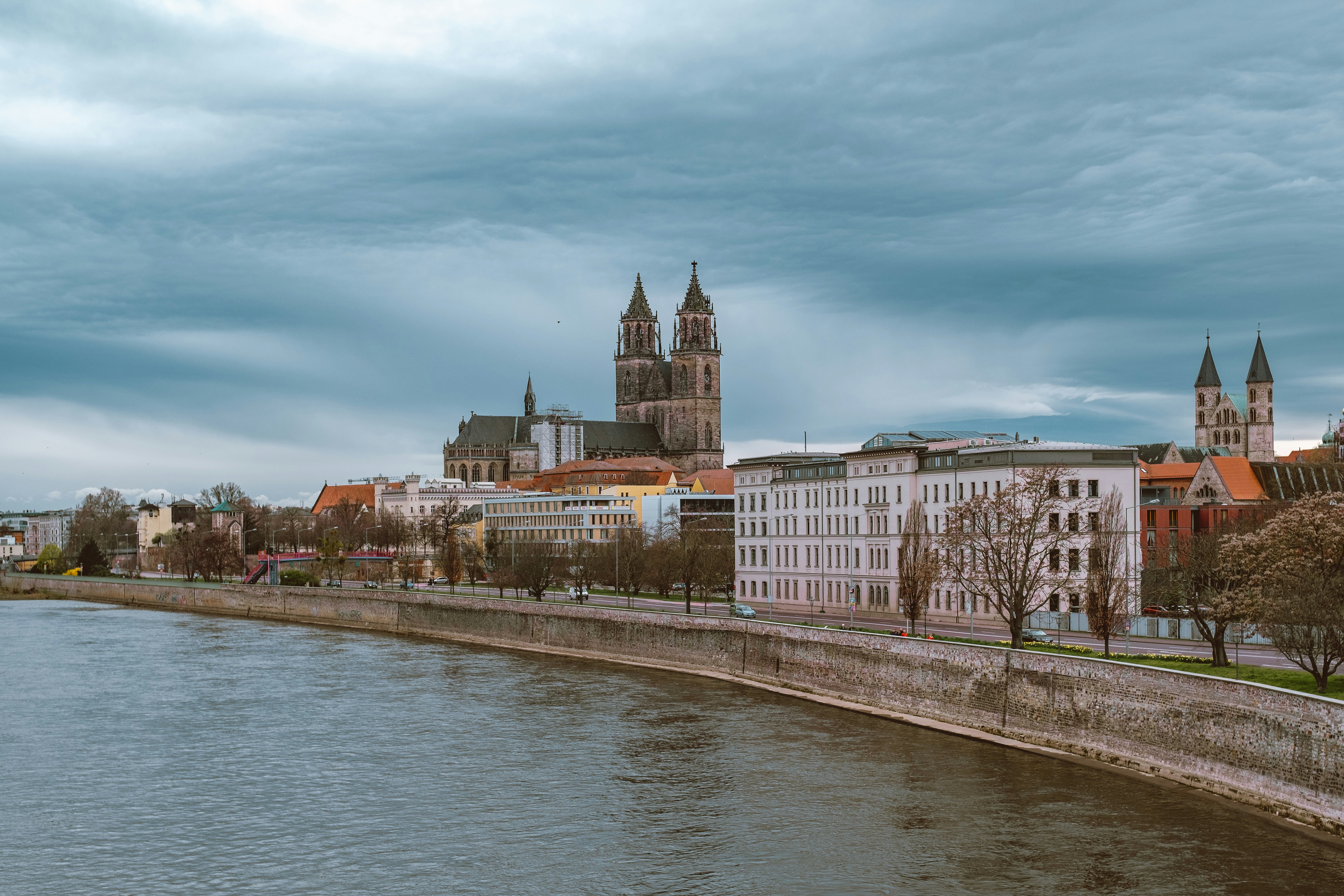 Intel streicht Investitionen in Chip-Fabriken in Europa