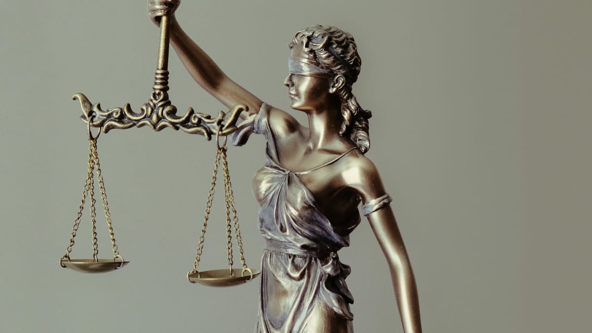 Doctor Overlooked Pelvic Fracture, Faces Punishment