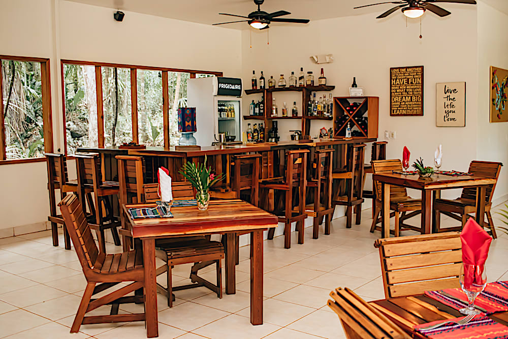 Mariposa Jungle Lodge in Cayo