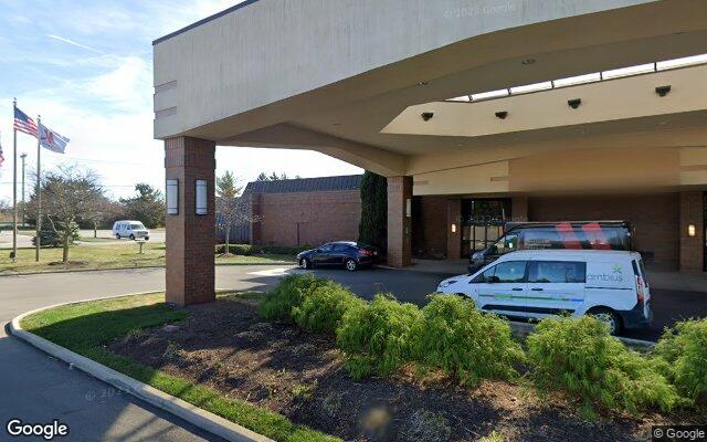Street-level view of Columbus Airport Marriott