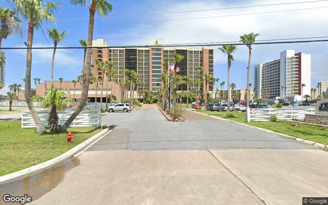 Street-level view of Isla Grand Beach Resort