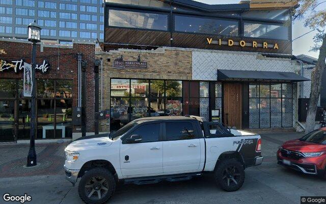 Street-level view of Vidorra Cocina