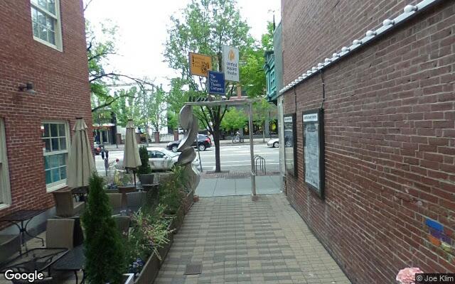 Street-level view of La Fábrica Central