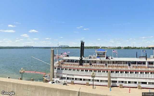 Street-level view of Belle of Louisville (Riverboat)
