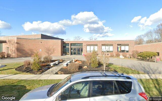 Street-level view of Temple Beth El