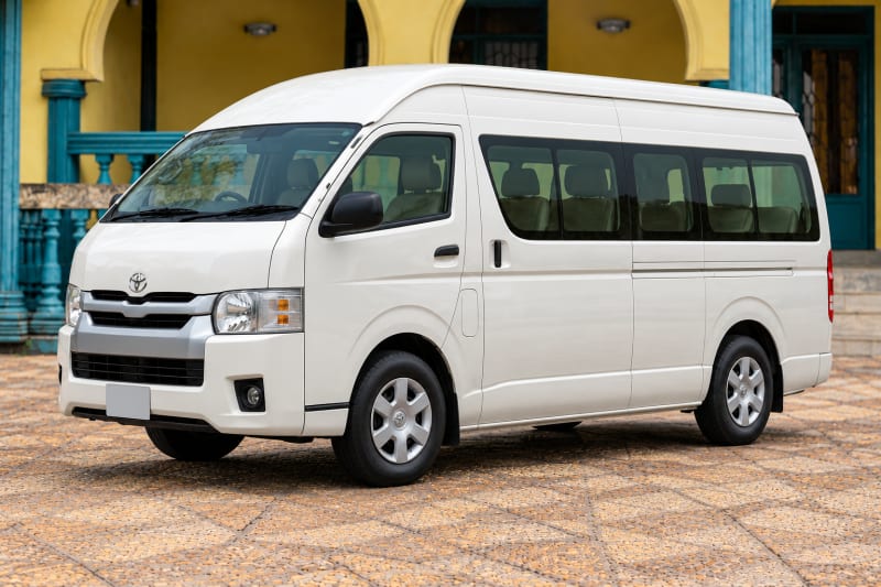 Toyota Hiace (Minibus) — vue avant