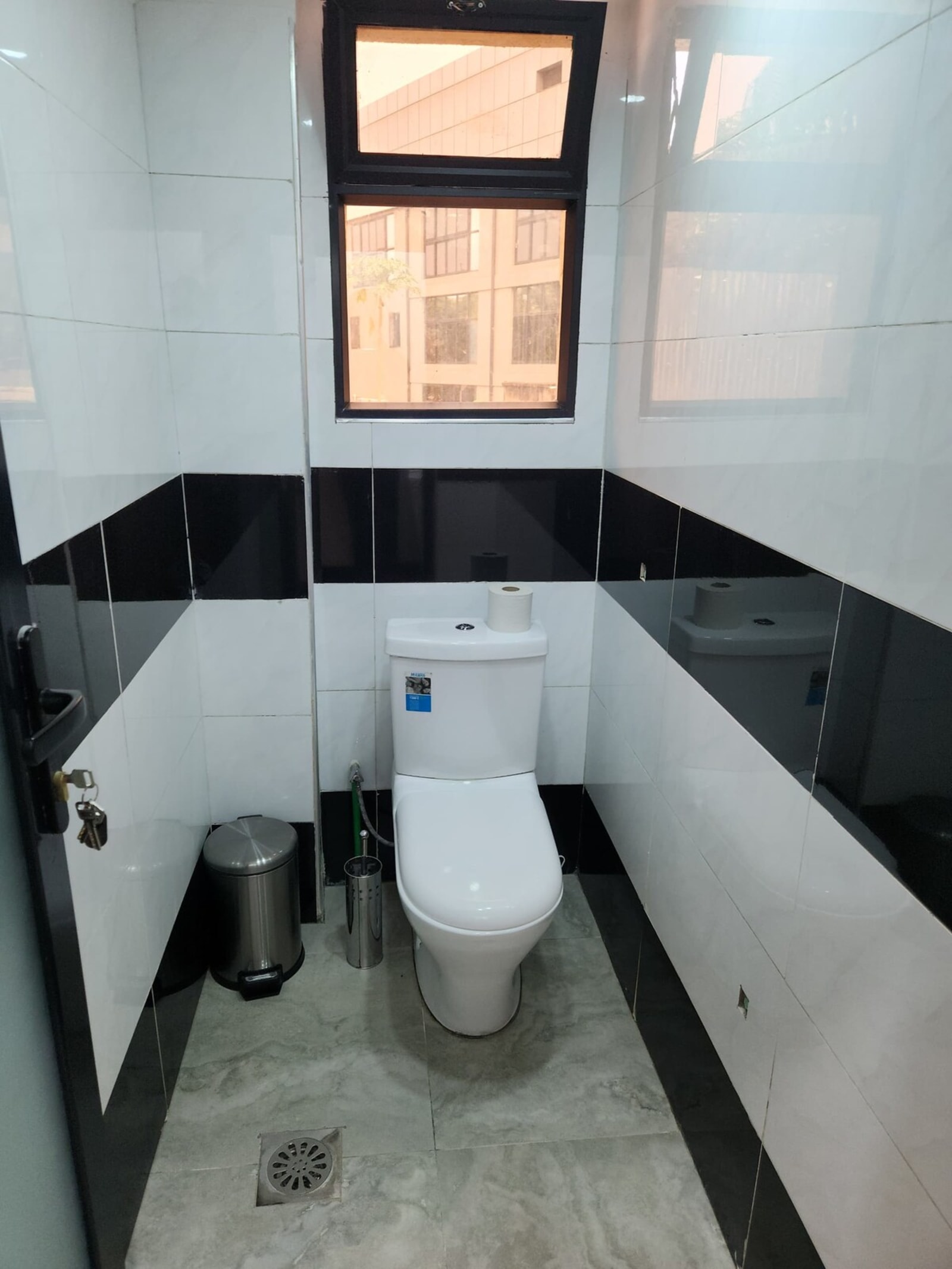 Galerie La Fontaine, Gombe — Suite équipée — photo 7