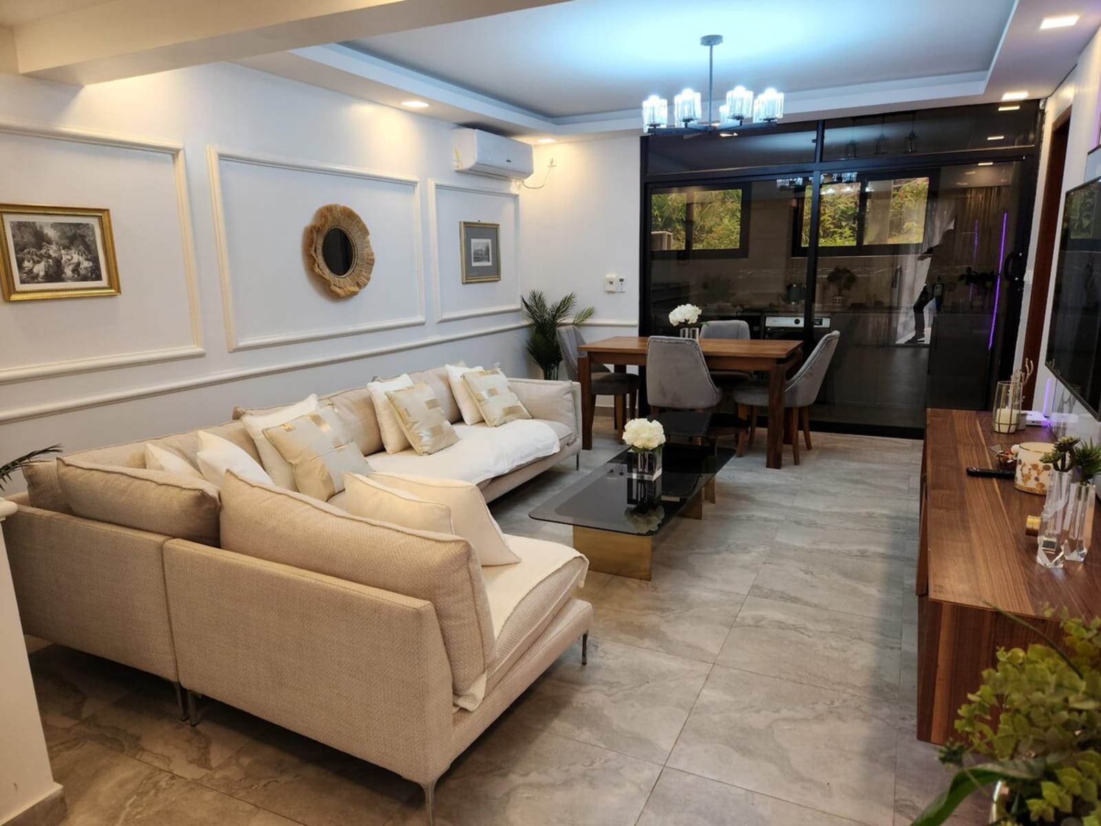 Galerie La Fontaine, Gombe — Suite équipée — photo 8