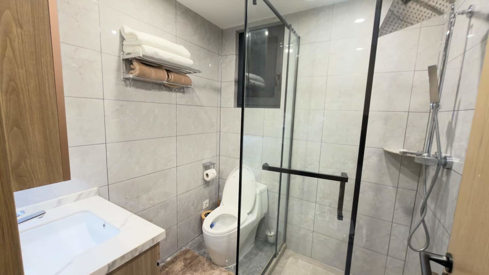 Gombe - Appartement 2 chambres avec piscine et vue fleuve, tour Fokia — photo 25