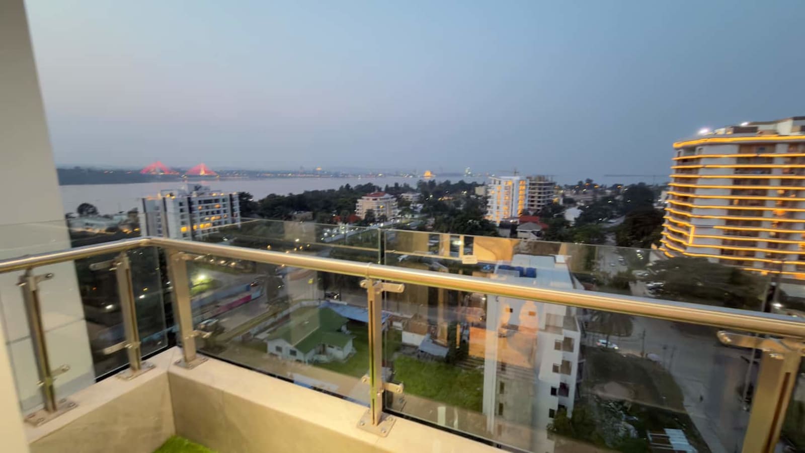 Gombe - Appartement 2 chambres avec piscine et vue fleuve, tour Fokia — photo 35