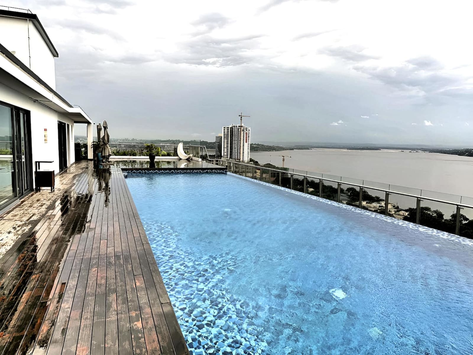Gombe - Appartement 2 chambres avec piscine et vue fleuve, tour Fokia — photo 39