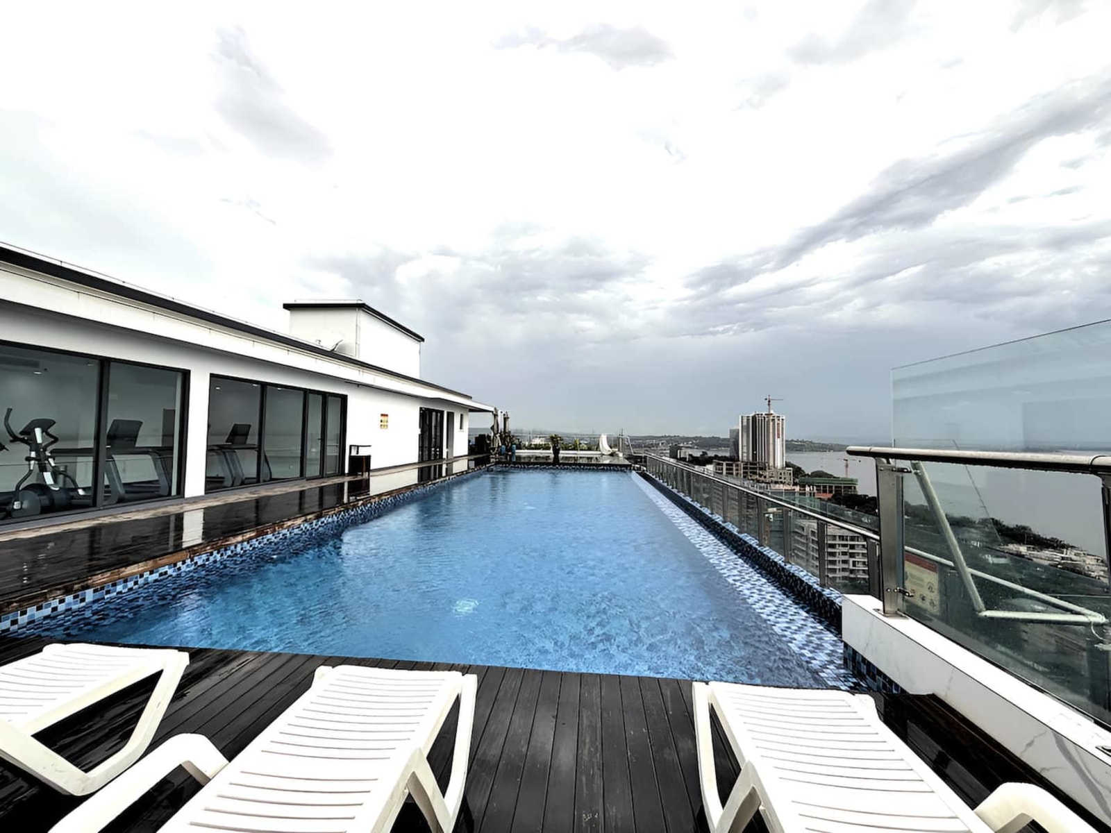 Gombe - Appartement 2 chambres avec piscine et vue fleuve, tour Fokia — photo 40