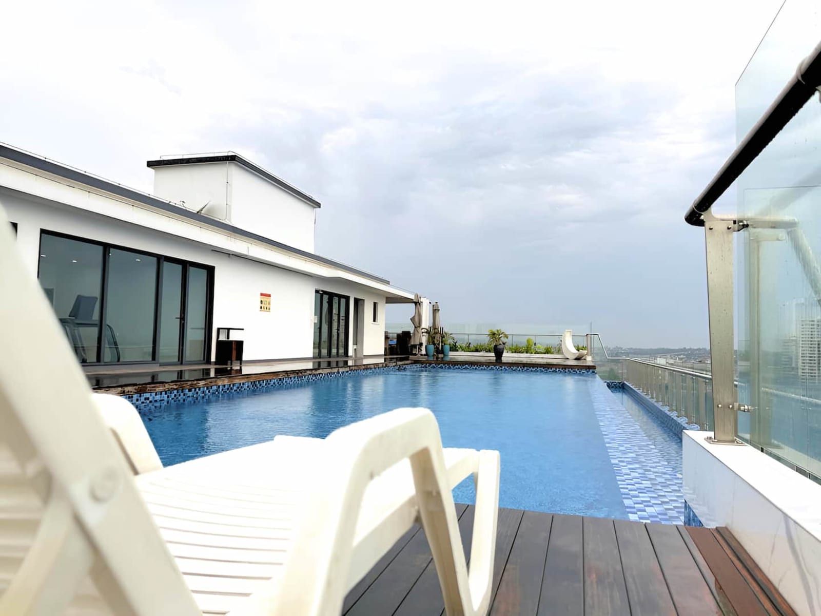 Gombe - Appartement 2 chambres avec piscine et vue fleuve, tour Fokia — photo 42