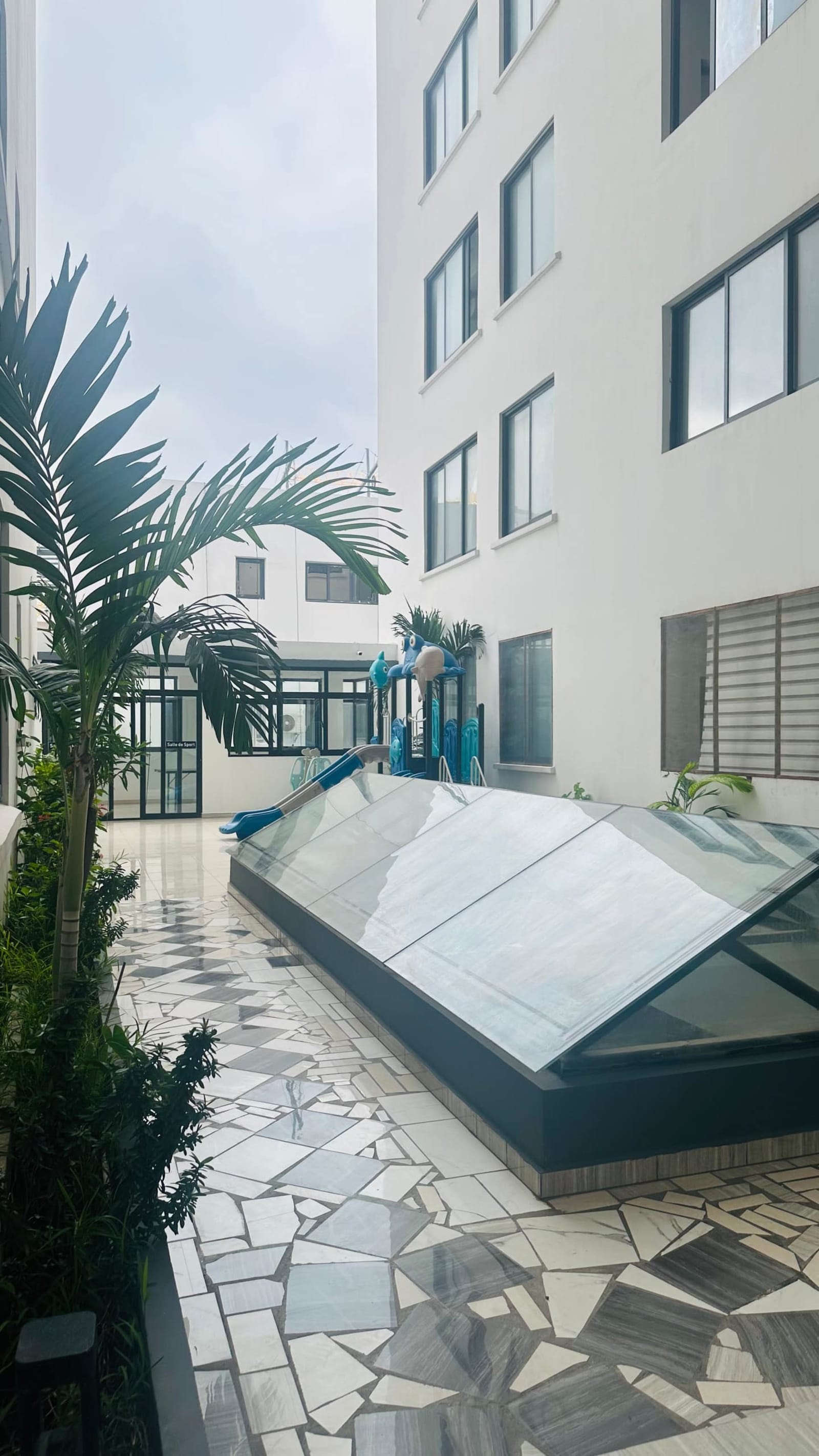 Gombe — Grand 3 chambres avec piscine et salle de sport, quartier diplomatique — photo 36