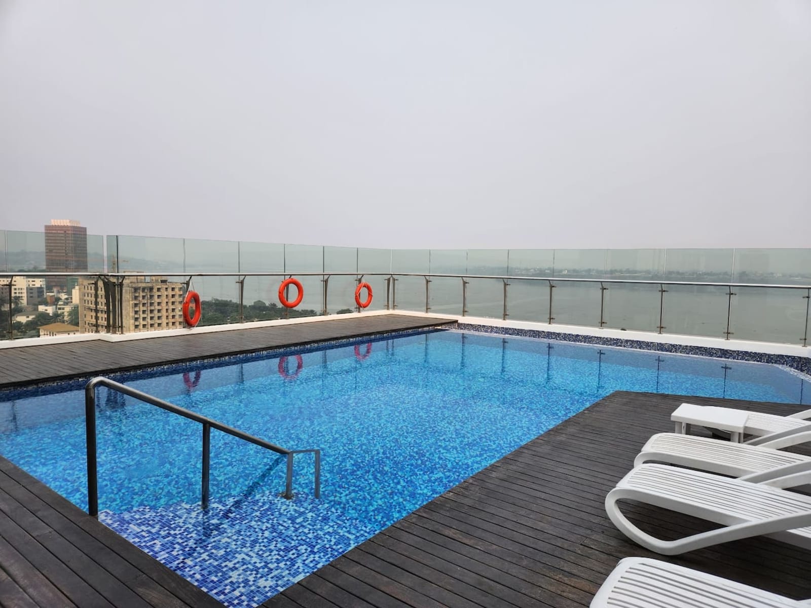 Gombe — Grand 3 chambres avec piscine et salle de sport, quartier diplomatique — photo 46