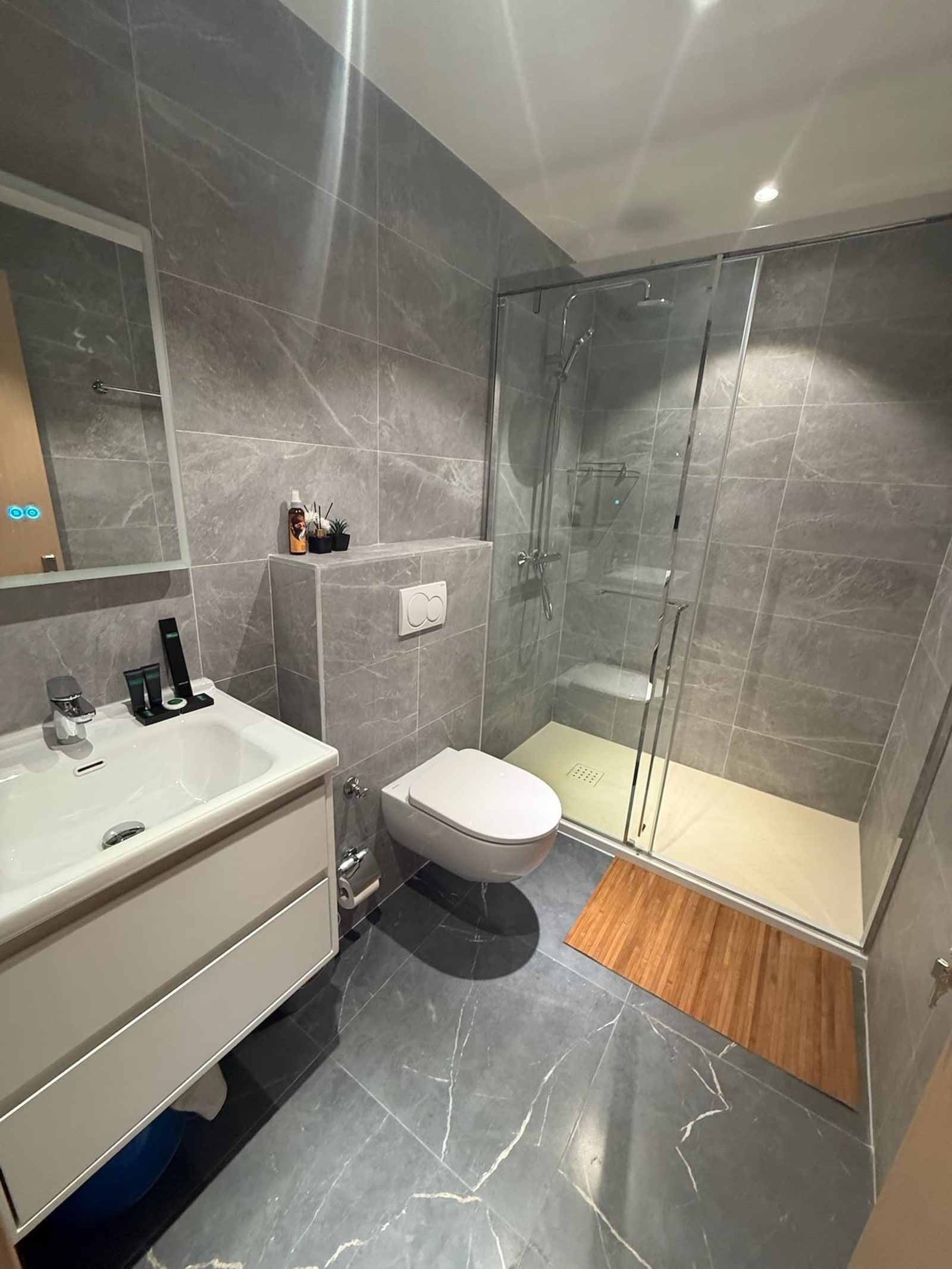 Gombe Socimat — studio avec piscine, salle de sport et balcon privé — photo 11