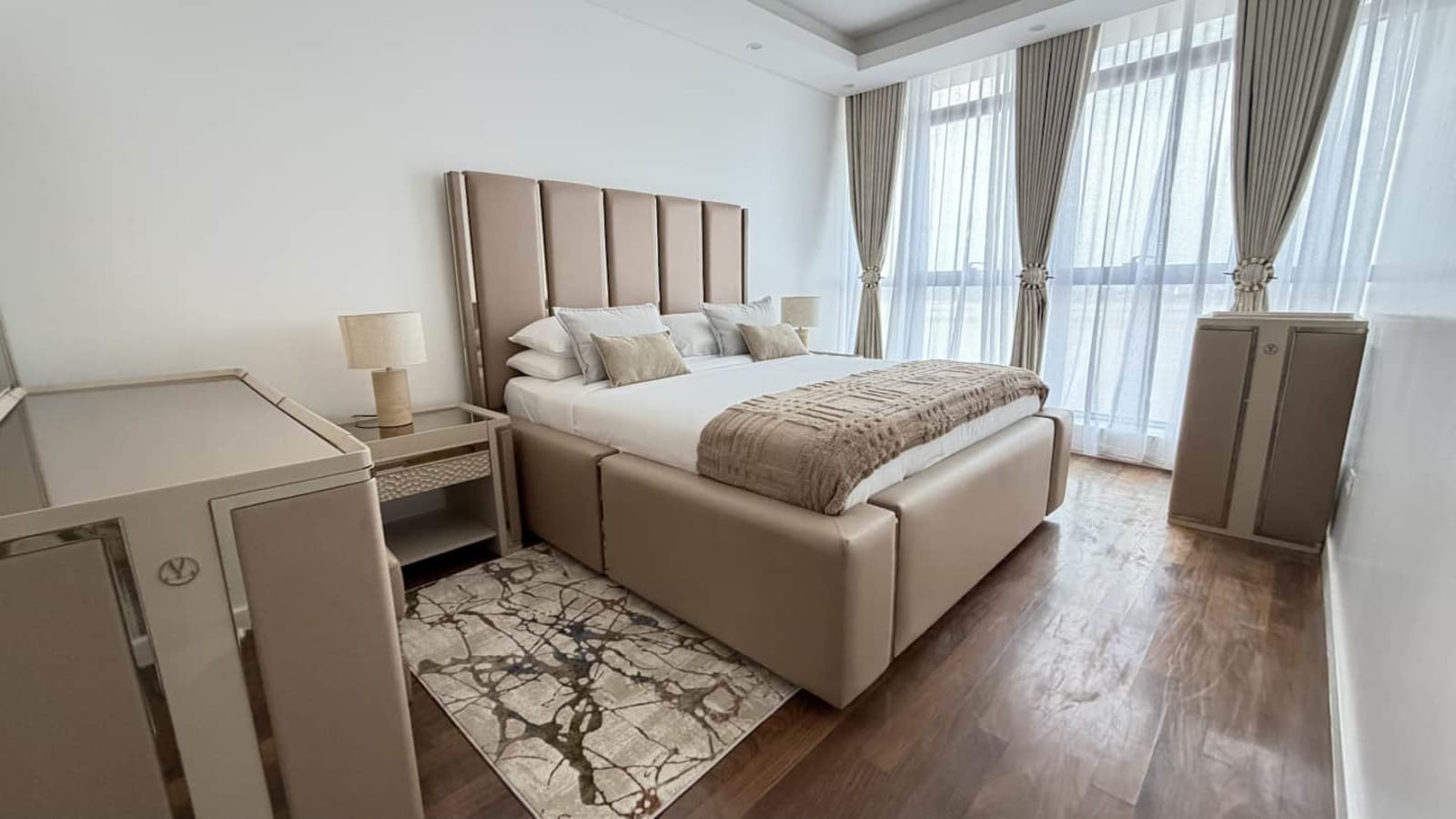Gombe, River Towers — 3 chambres, vue fleuve et balcon privé — photo 3