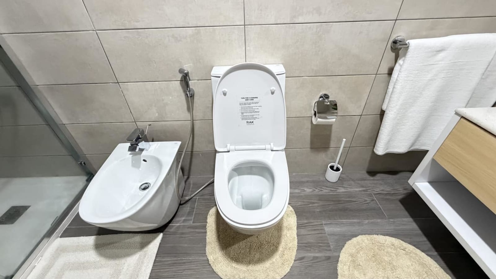 Gombe, River Towers — 3 chambres, vue fleuve et balcon privé — photo 19