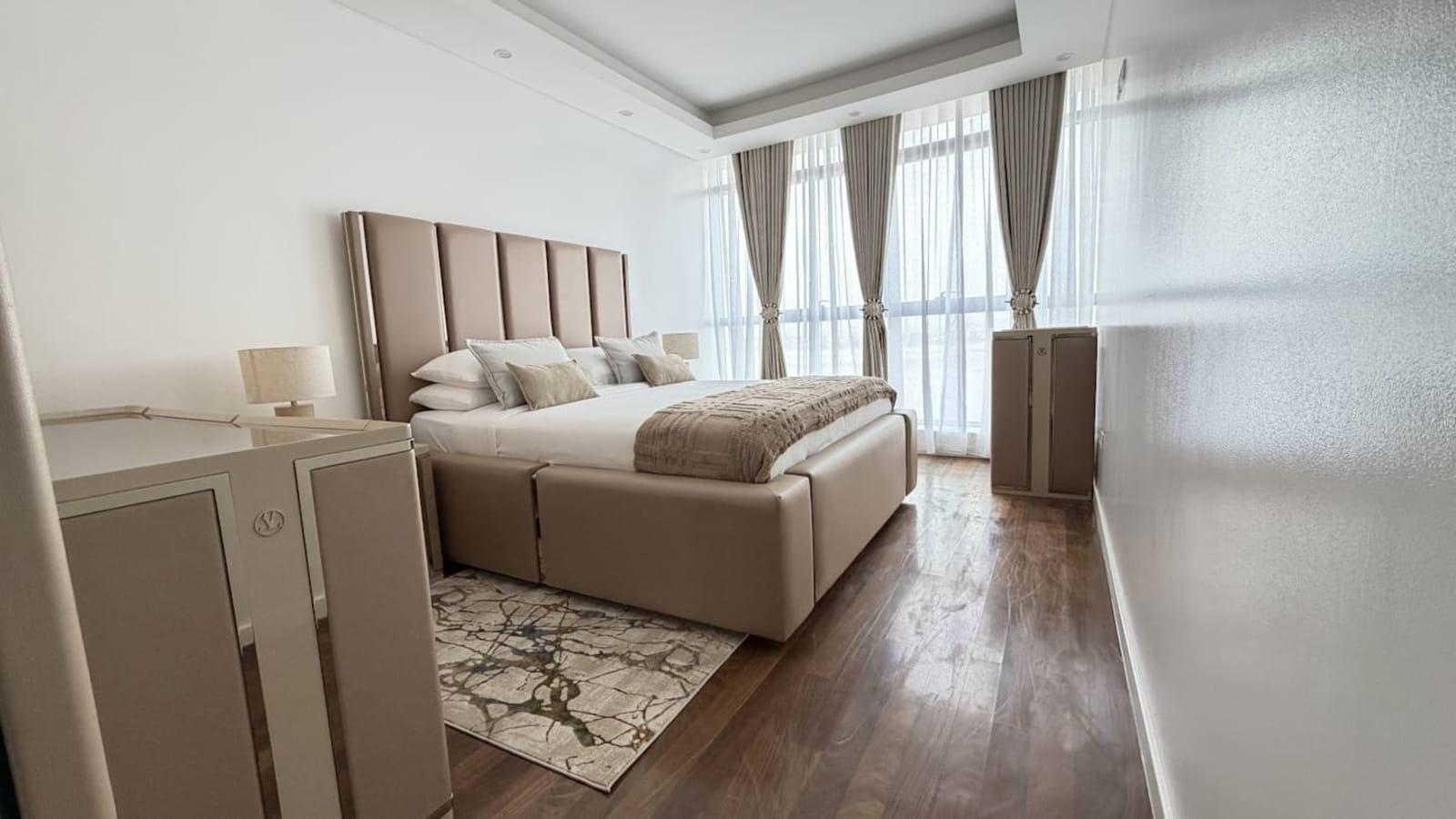 Gombe, River Towers — 3 chambres, vue fleuve et balcon privé — photo 21