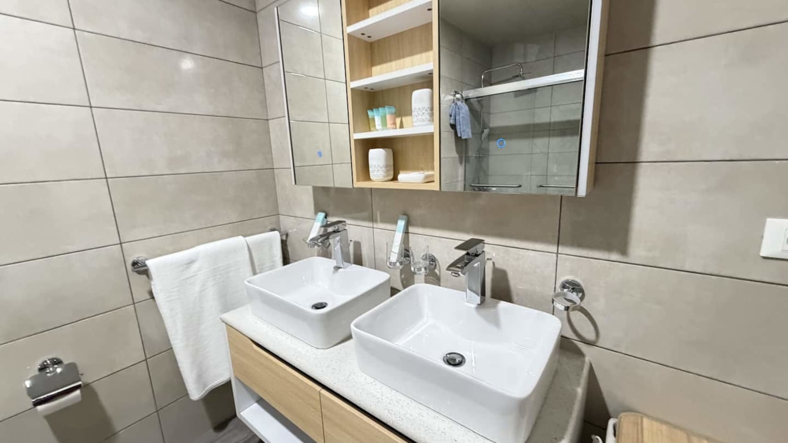 Gombe, River Towers — 3 chambres, vue fleuve et balcon privé — photo 22