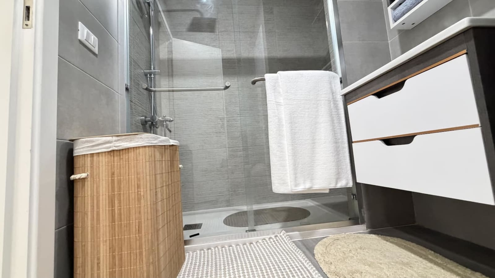 Gombe, River Towers — 3 chambres, vue fleuve et balcon privé — photo 32