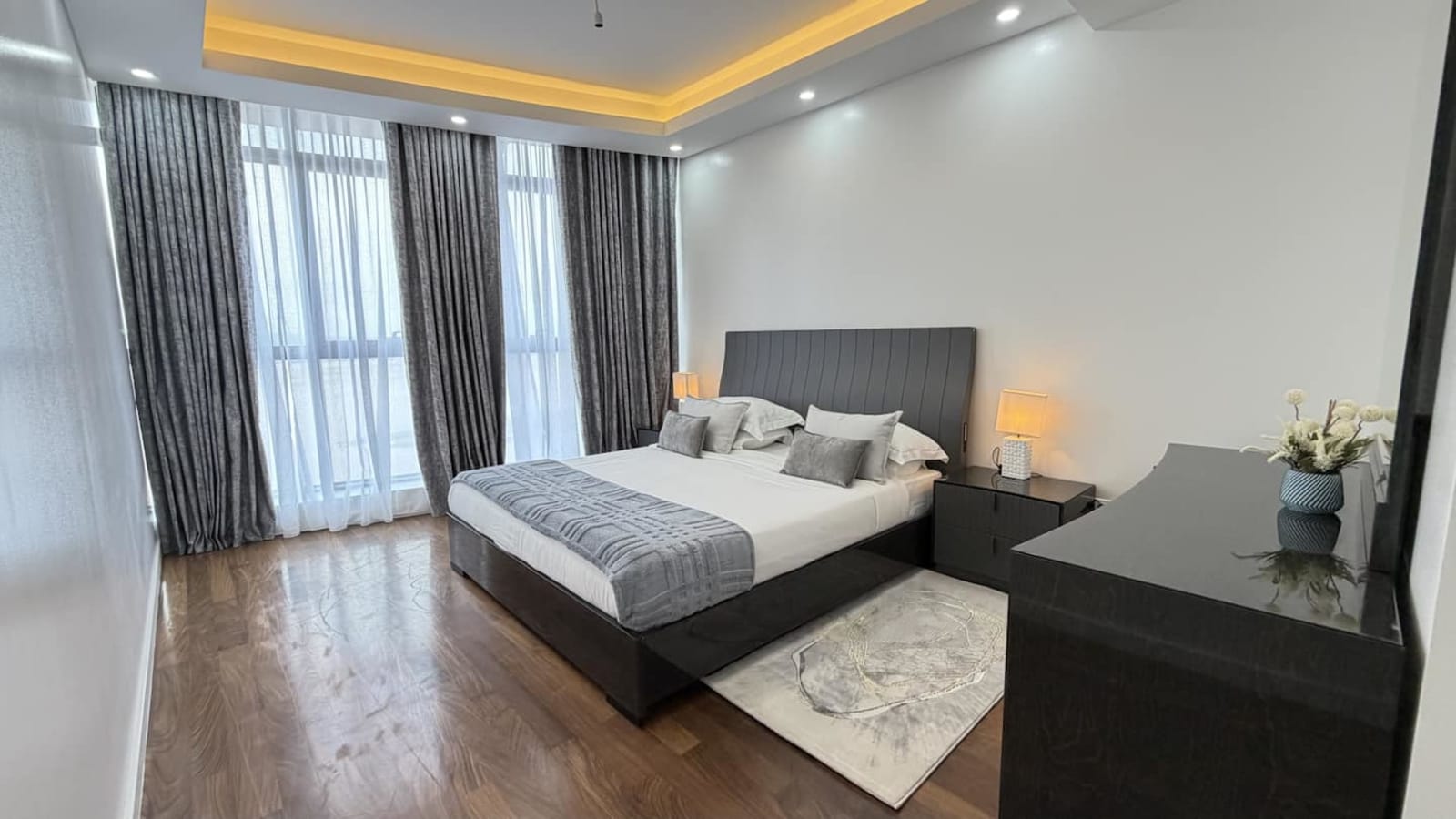 Gombe, River Towers — 3 chambres, vue fleuve et balcon privé — photo 40